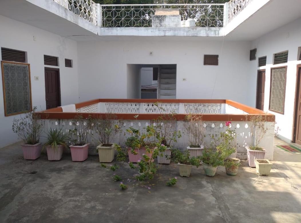 Hotel Yogi Lodge Khajurāho Exterior foto